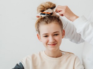 اختيار زيت شعر للاطفال لطيف وفعال